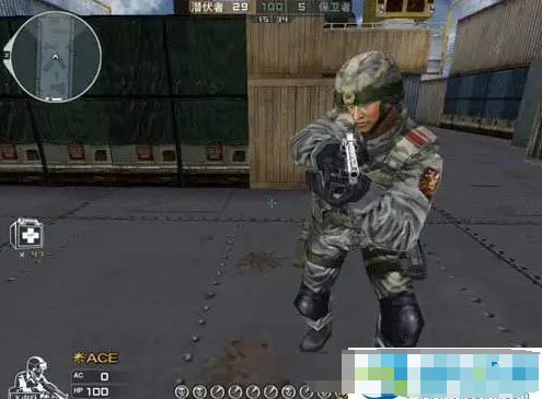 穿越火线游戏中如何应对敌人的迷彩服？