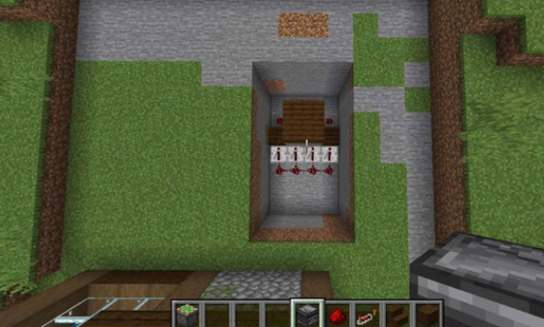 如何在我的世界基岩版将自己家中的箱子隐藏起来不被其他玩家发现？