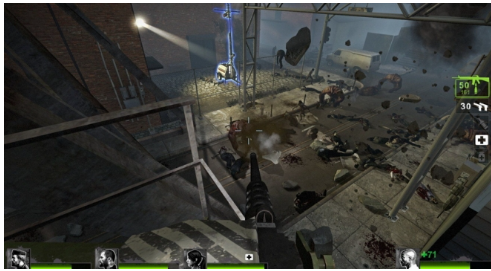 《求生之路》中如何处理友军开火造成的伤害？