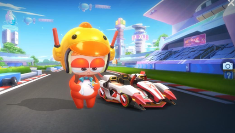 如何在《跑跑卡丁车》中进行比赛中的沟通？